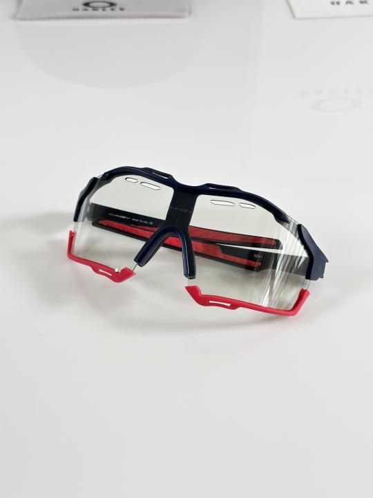 Oakley_8241_Blue_Red_Day
