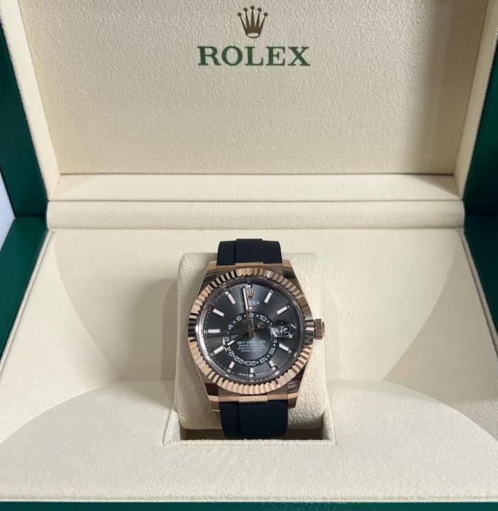 Role_x Oyster perpetual Sky Dweller