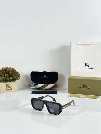 Burberry_4366_Black_Multi