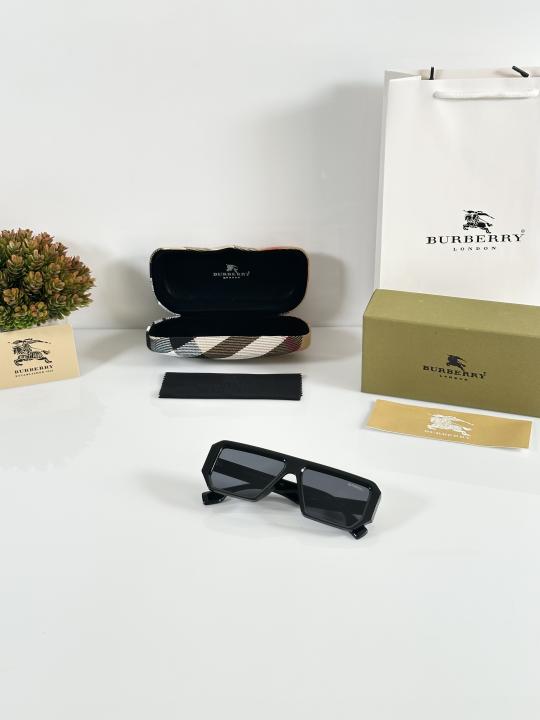 Burberry_4366_Black_Multi