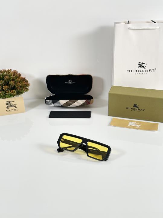 Burberry_4366_Black_Yellow