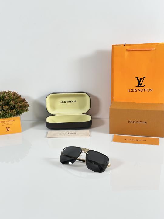 Louis_Vuitton_0215_Gold_Black